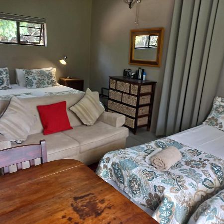 A Little Guesthouse Блоемфонтейн Екстериор снимка