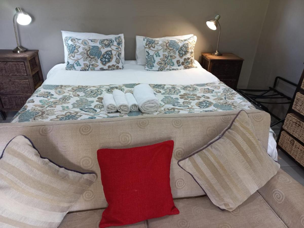 A Little Guesthouse Блоемфонтейн Екстериор снимка
