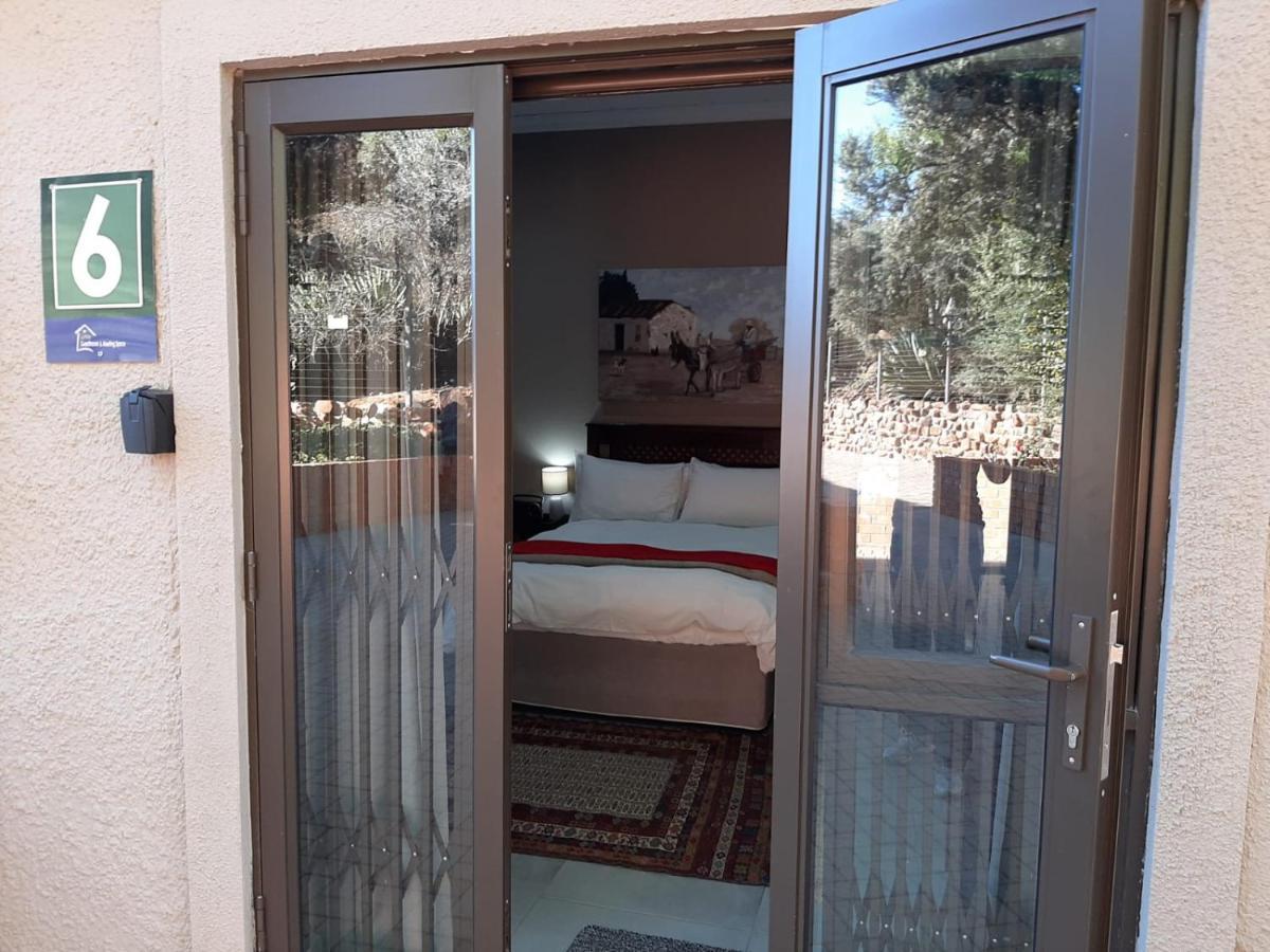 A Little Guesthouse Блоемфонтейн Екстериор снимка