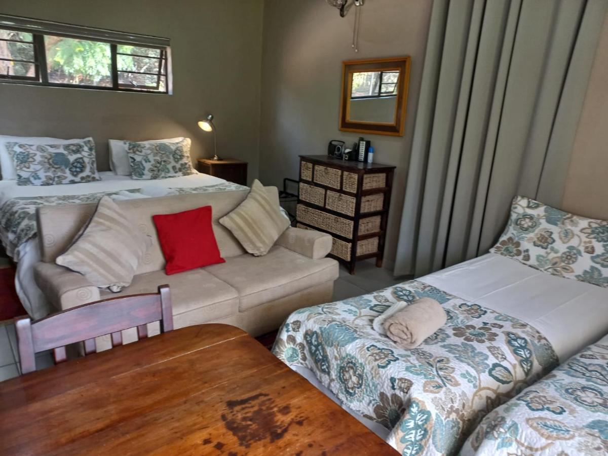 A Little Guesthouse Блоемфонтейн Екстериор снимка