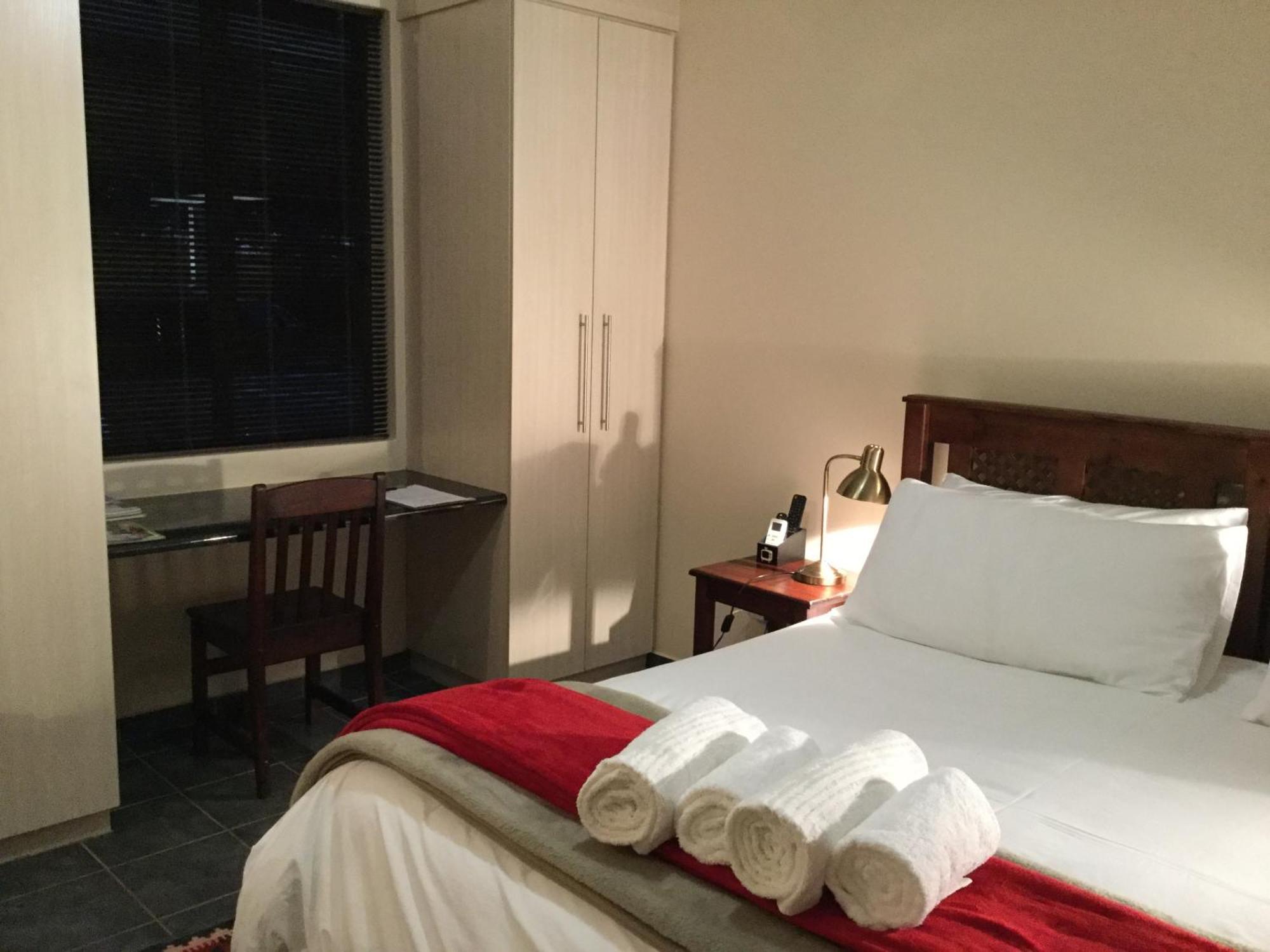A Little Guesthouse Блоемфонтейн Стая снимка
