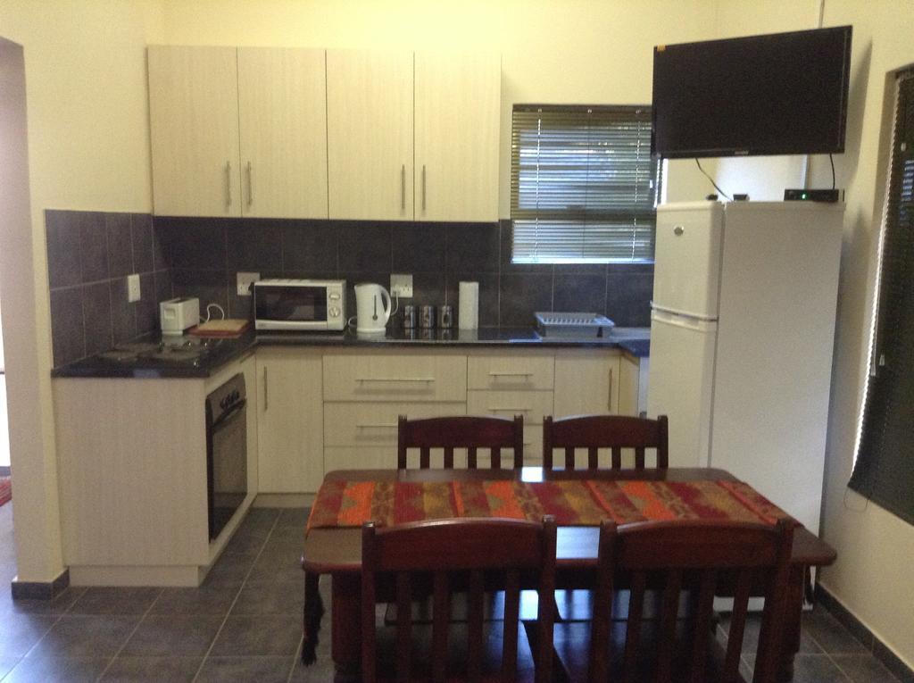 A Little Guesthouse Блоемфонтейн Екстериор снимка