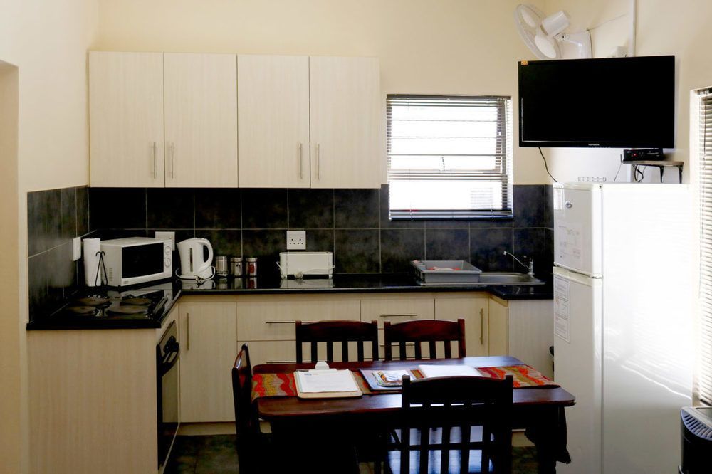 A Little Guesthouse Блоемфонтейн Екстериор снимка
