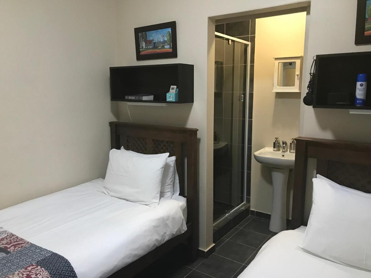 A Little Guesthouse Блоемфонтейн Екстериор снимка
