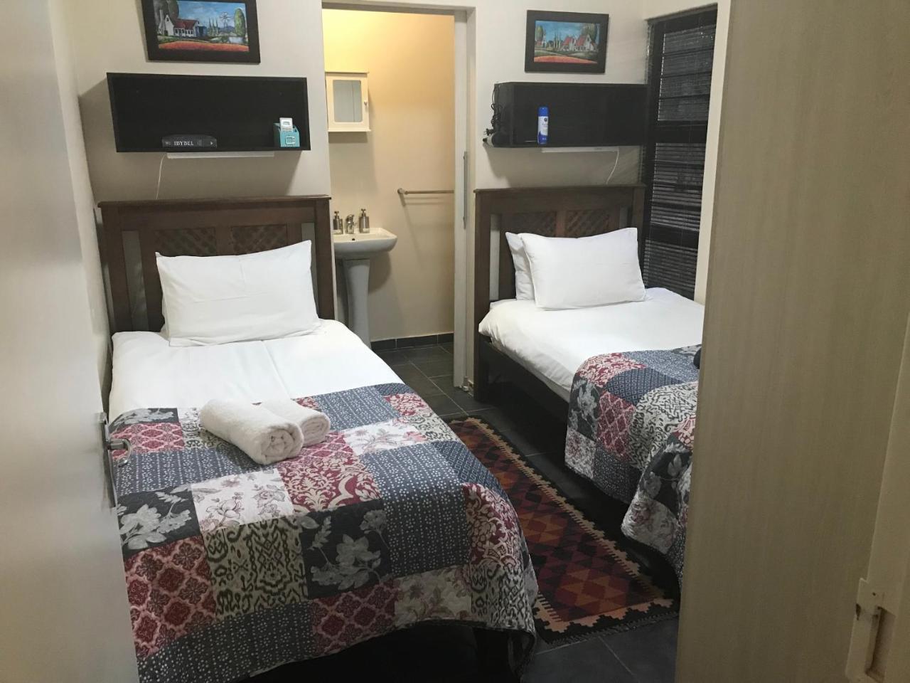 A Little Guesthouse Блоемфонтейн Екстериор снимка