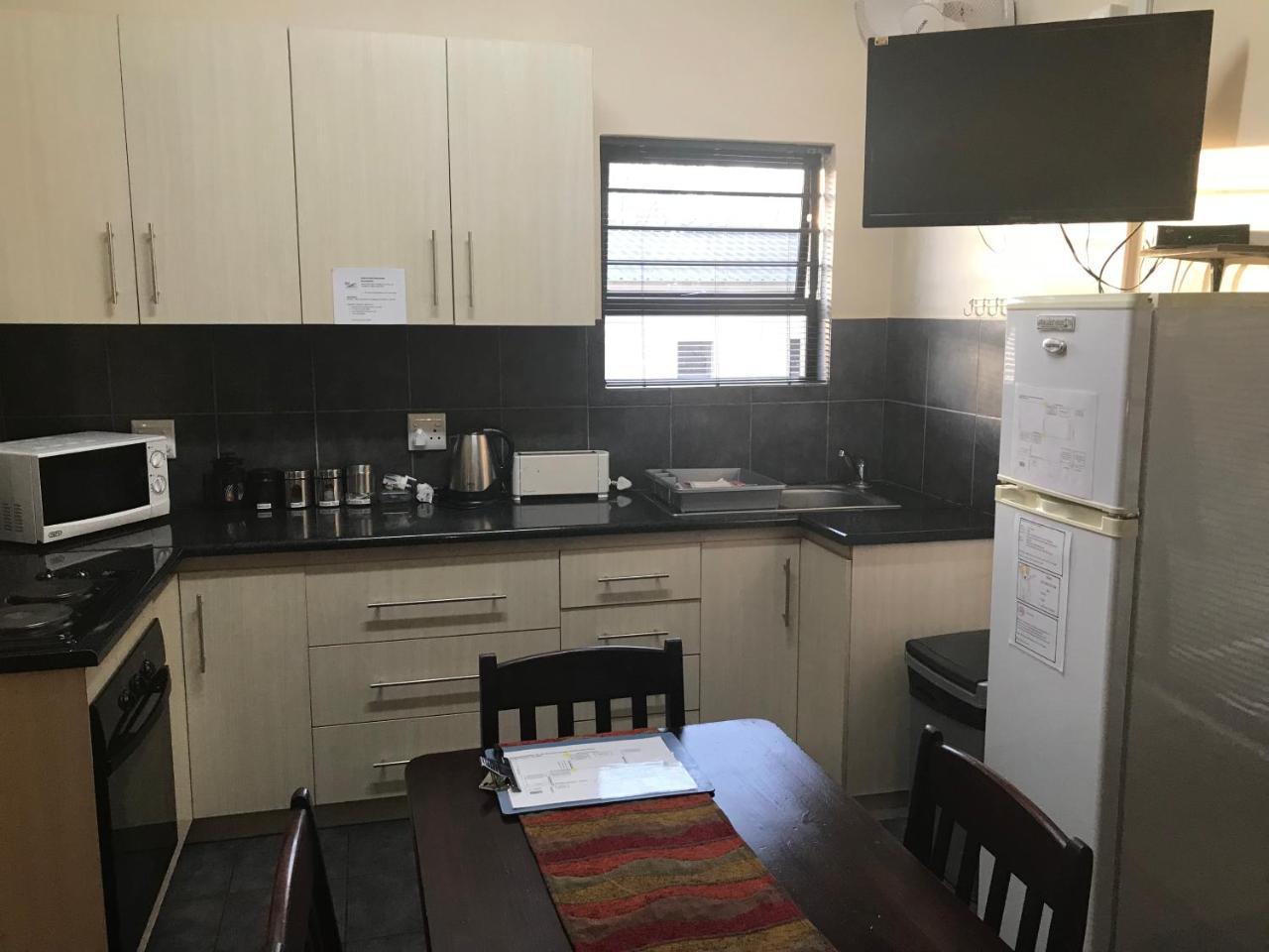 A Little Guesthouse Блоемфонтейн Екстериор снимка