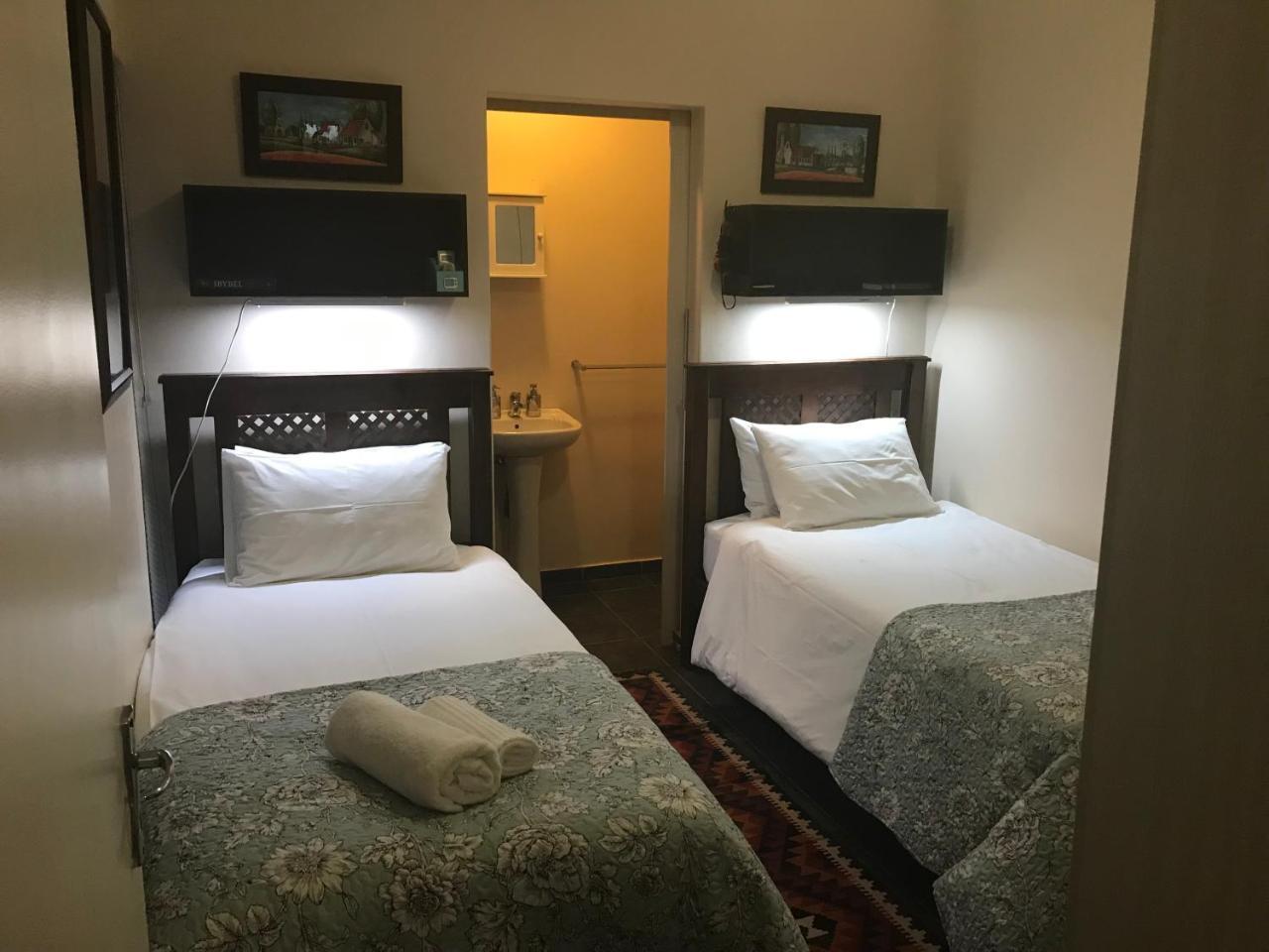A Little Guesthouse Блоемфонтейн Екстериор снимка
